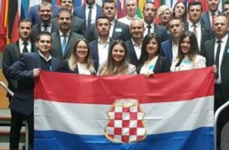 mladi u ep