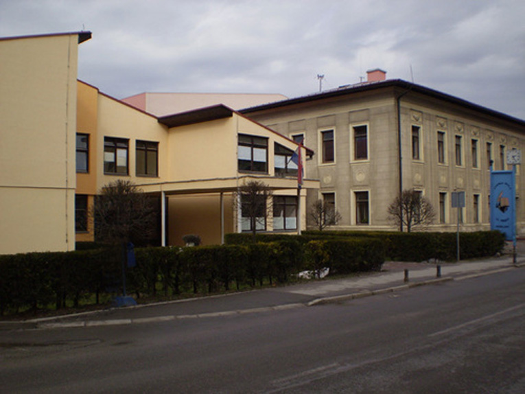 srednja skola kis