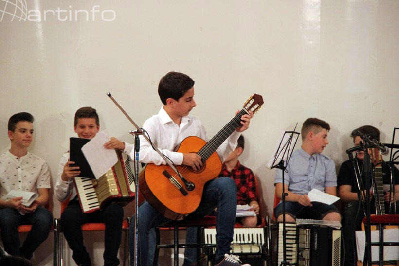 koncert djeca kresevo gitara