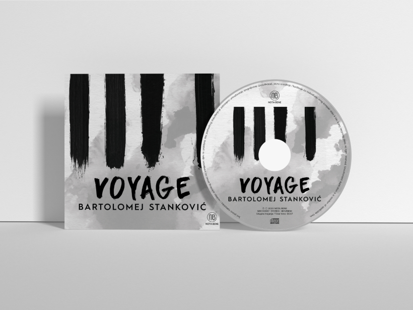 1 VOYAGE MOCKUP 820