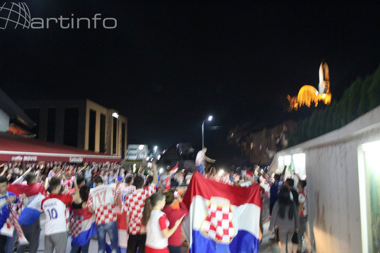 kiss-slavlje-navijaci.jpg