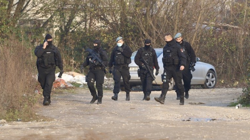 sa_policija_stup_klix.png