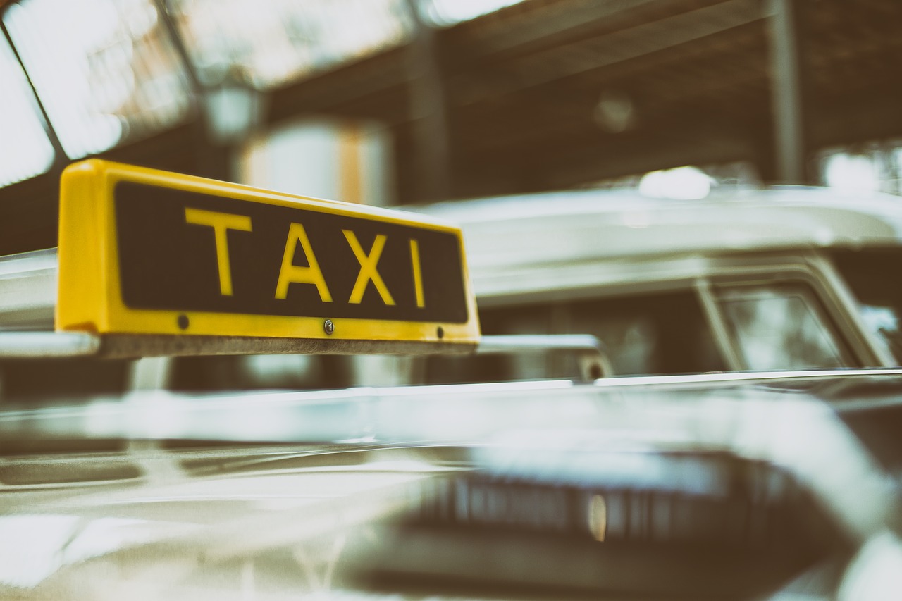 taxi-taksi-pixabay.jpg