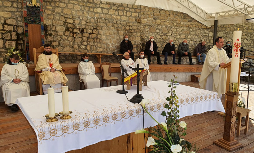 podmilacje-misa-svecenici.jpg
