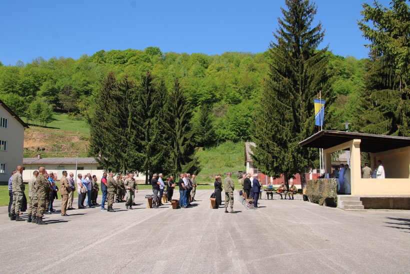 vojarna misa kis vani