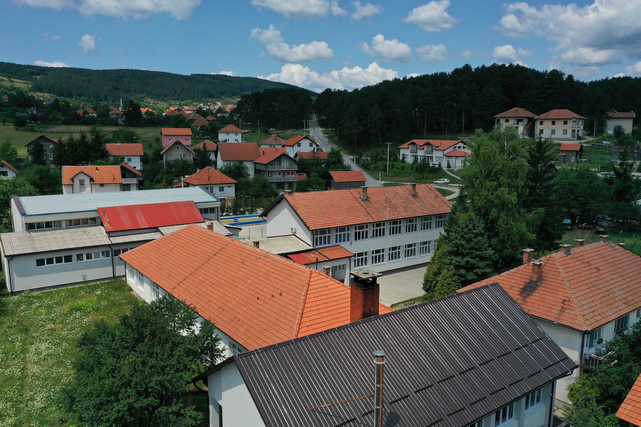Osnovna_škola_Arnauti_DRON4.JPG
