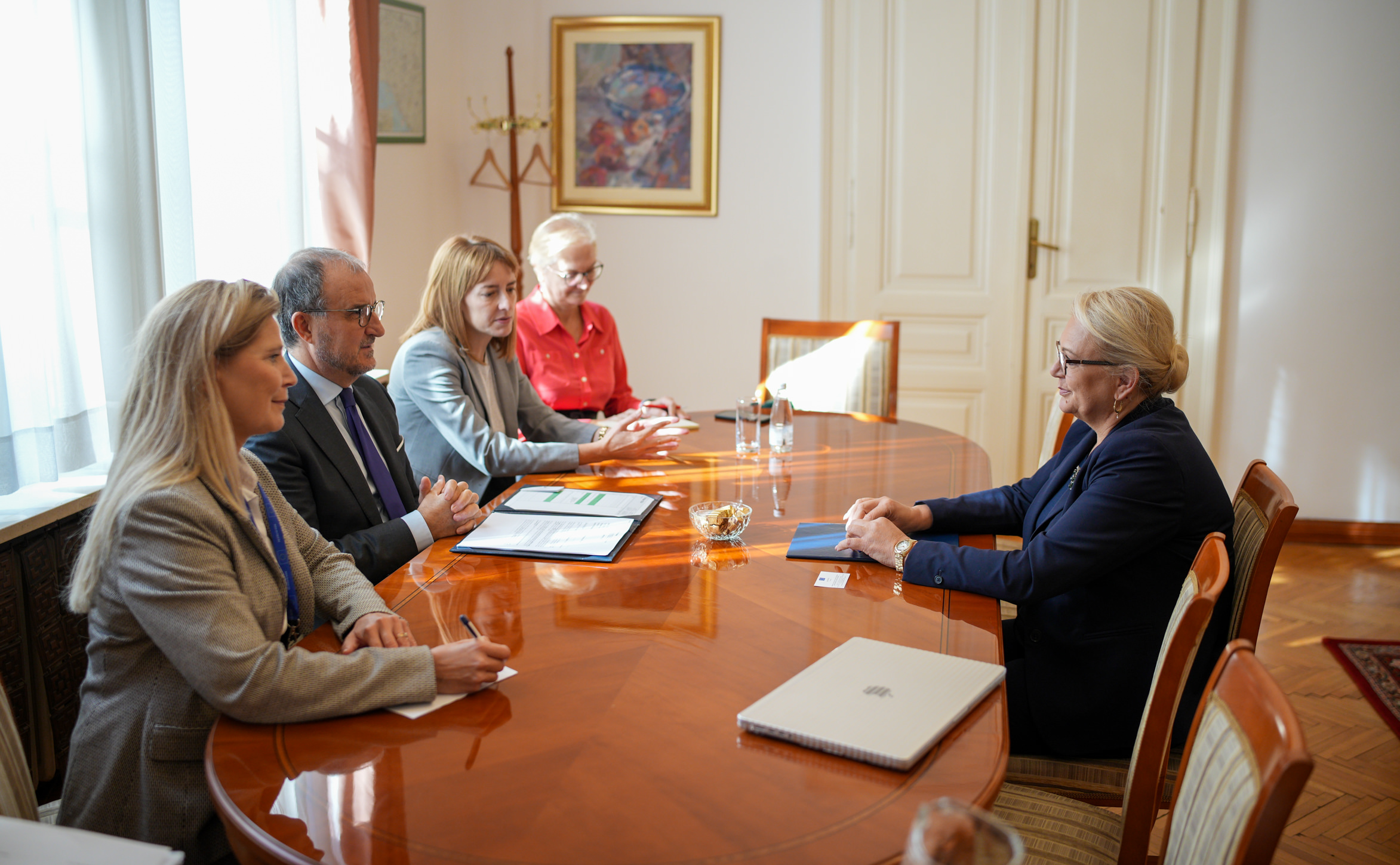 Susret_-_predsjednica_FBiH_Lidija_Bradara_i_veleposlanik_EU_Luigi_Soreca-5.jpg