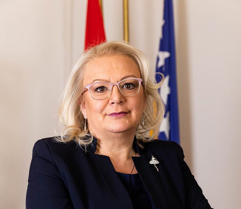 bradara nova artnotra