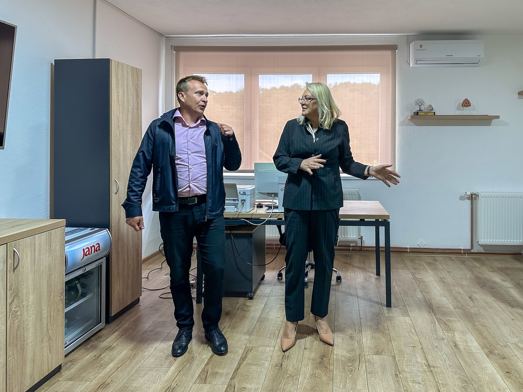 Predsjednica_Bradara_u_posjeti_Hrvatima_Živinica1.JPG