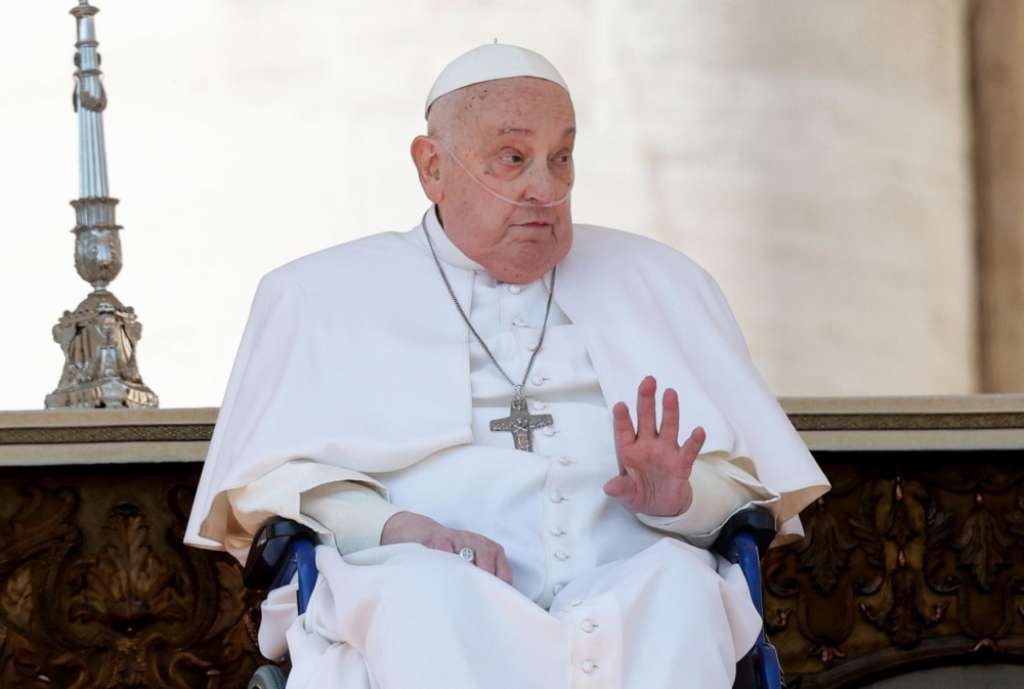 papa_franjo_kolica.jpg