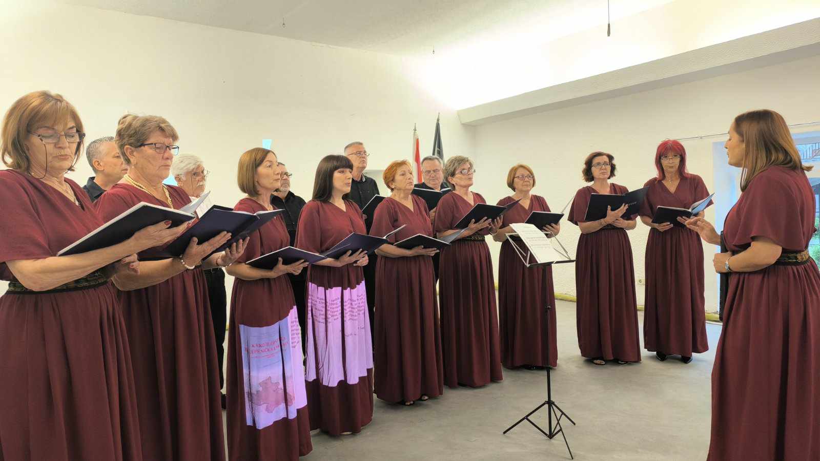 pjesma-knjiga-os.jpg