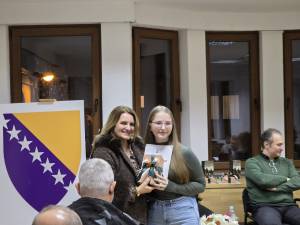 bfee762a-fc5f-46f6-ac8b-36bac5dba5f5_original