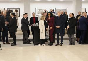 l_b16836267a91559e1c5592bc7e4a419b_original